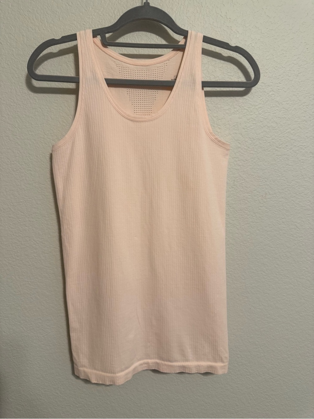 Athleta Tank Top in Light Peach size L